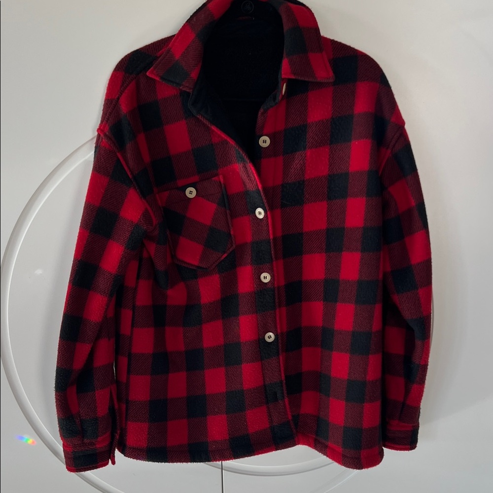 Plaid Red and Black Women's Pullover size M Preowned